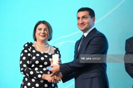 Bir qrup jurnalistə “Azərbaycan milli mətbuatının 150 illiyi” yubiley medalı təqdim olunub