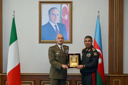 Zakir Həsənov İtaliyanın Baş Qərargah rəisini qəbul edib