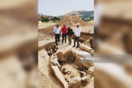 Yardımlıda arxeoloji qazıntılar nəticəsində daş qutu, küp və torpaq qəbir abidələri aşkarlanıb - FOTOLENT 
