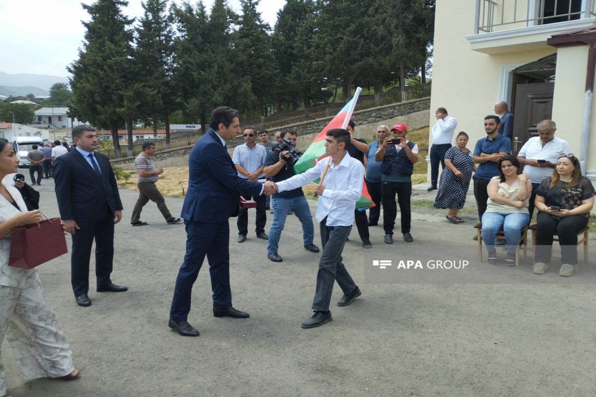 Növbəti köç Xocalının Ballıca kəndinə çatıb, açarlar təqdim edilib - FOTO  - VİDEO  - YENİLƏNİB-1 