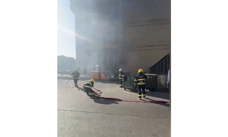 Bakıda söndürülməmiş siqaret kötüyü yanğına səbəb olub - VİDEO 