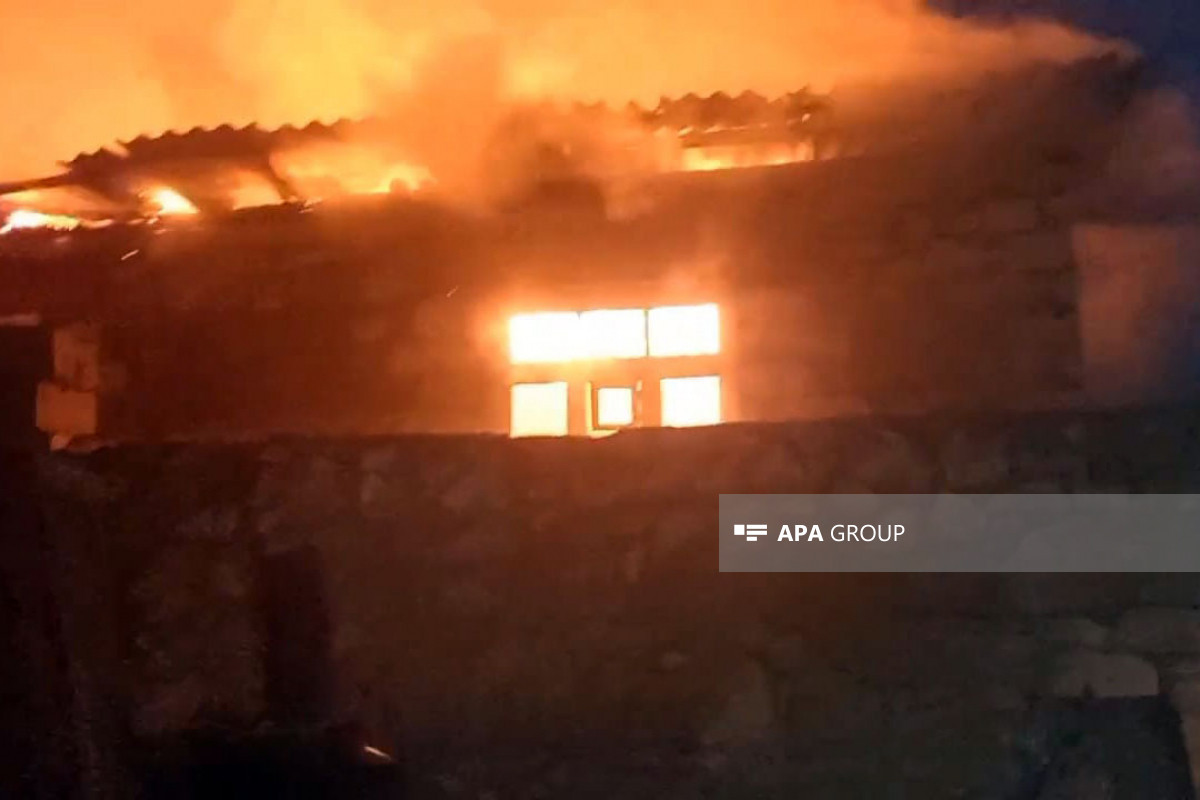 Şərurda ev yanıb