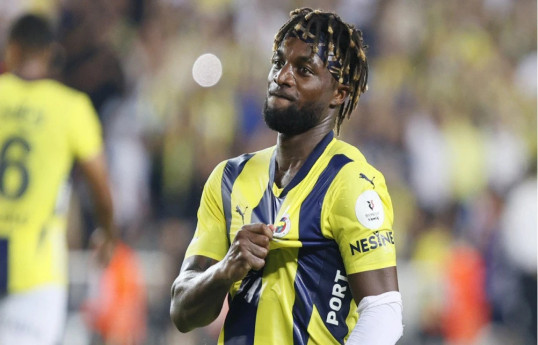 Daha bir futbolçu “Fənərbaxça”nı tərk edib