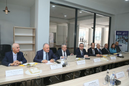Universitetlərdə görüşlər keçirilir
