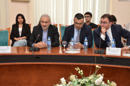 Dövlət İdarəçilik Akademiyasında Türkiyənin tanınmış professorları və politoloqları ilə görüş keçirilib