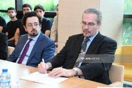 Müstəmləkəçiliyə dair beynəlxalq konfransın iştirakçıları ADA Universitetində olub - FOTO 