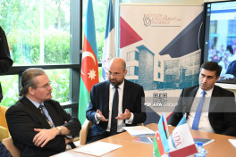Müstəmləkəçiliyə dair beynəlxalq konfransın iştirakçıları ADA Universitetində olub - FOTO 