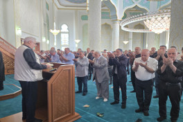 Naxçıvanda Qurban bayramı münasibətilə bayram namazı qılınıb