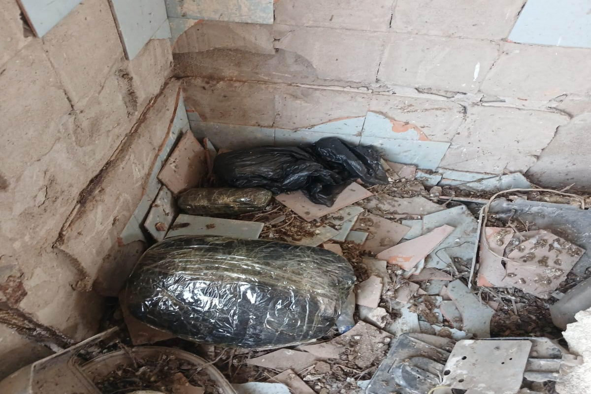 Salyanda gizlədilmiş 2,5 kq narkotik aşkarlanıb - FOTO 
