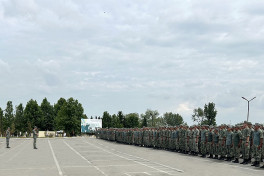 MN rəhbərliyi döyüş mövqeyində hərbi qulluqçularla görüşüb