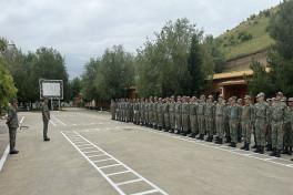 MN rəhbərliyi döyüş mövqeyində hərbi qulluqçularla görüşüb