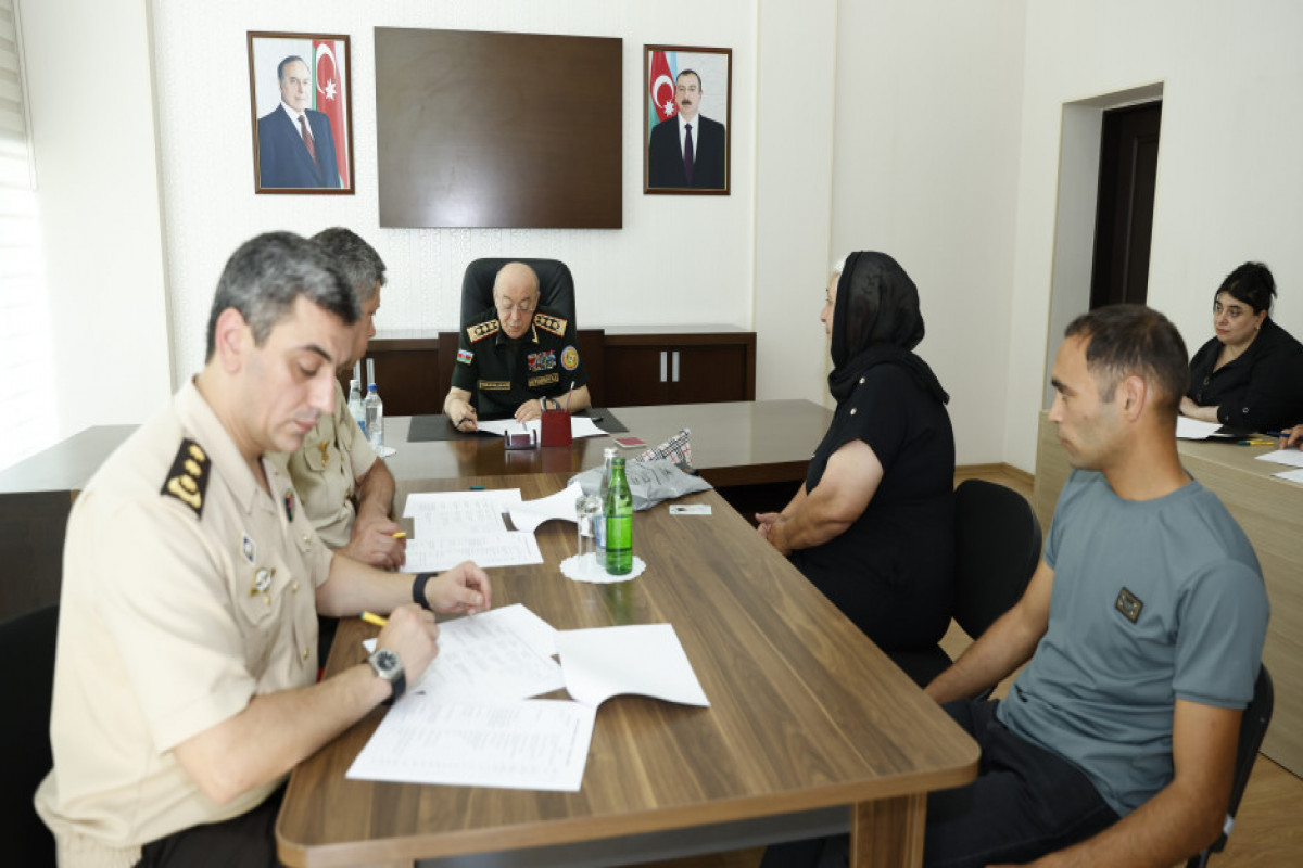 Kəmaləddin Heydərov Şamaxı şəhərində vətəndaşları qəbul edib