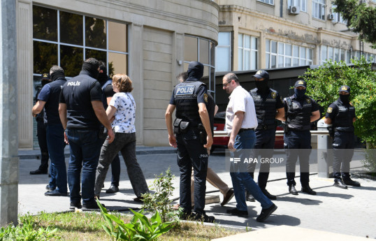 Polis Bakıda "Sputnik Azərbaycan"ın ofisində əməliyyat keçirir - FOTO  - VİDEO 