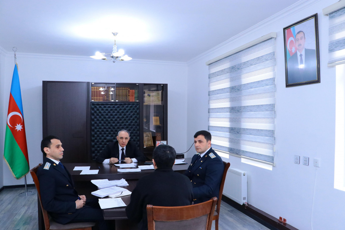 Baş prokuror Beyləqanda vətəndaşları qəbul edib