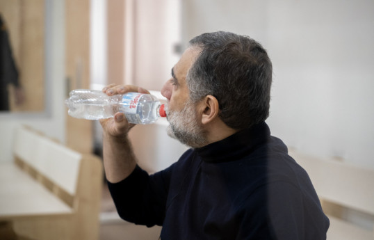 Ruben Vardanyanın votsapda və teleqramda apardığı gizli danışıqlar məhkəmə zalında nümayiş etdirilib - FOTO 