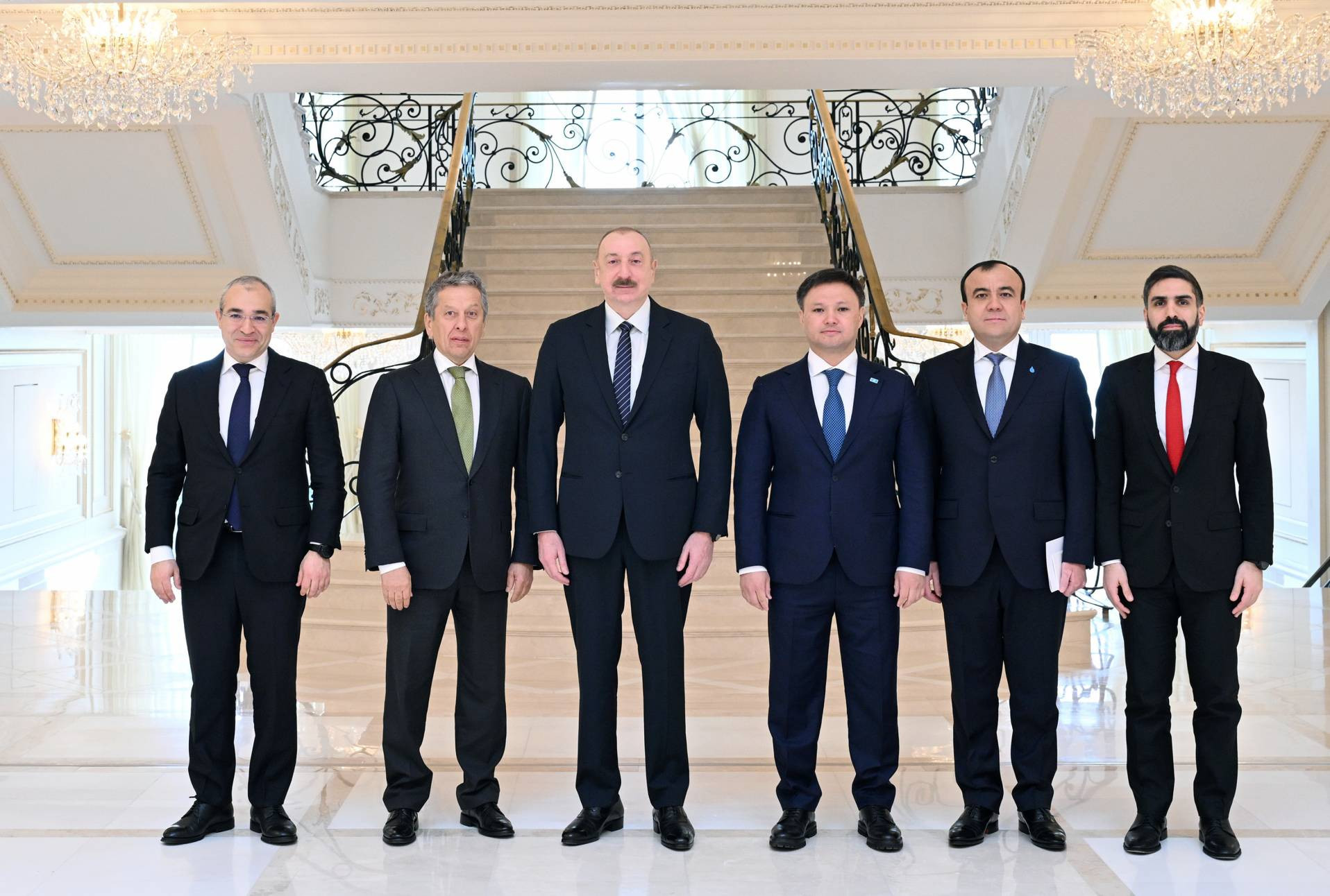 Prezident “Tatneft”, “KazMunayQaz” və “Uzbeknefteqaz”ın rəhbərlərini qəbul edib