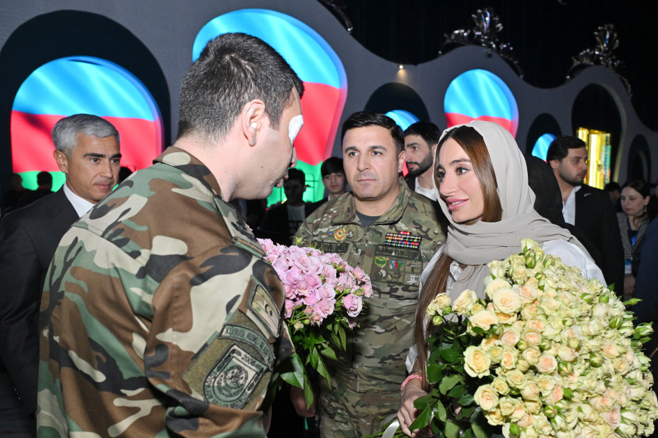 Arzu Əliyeva şəhid anaları ilə birgə iftar məclisində iştirak edib - FOTO 