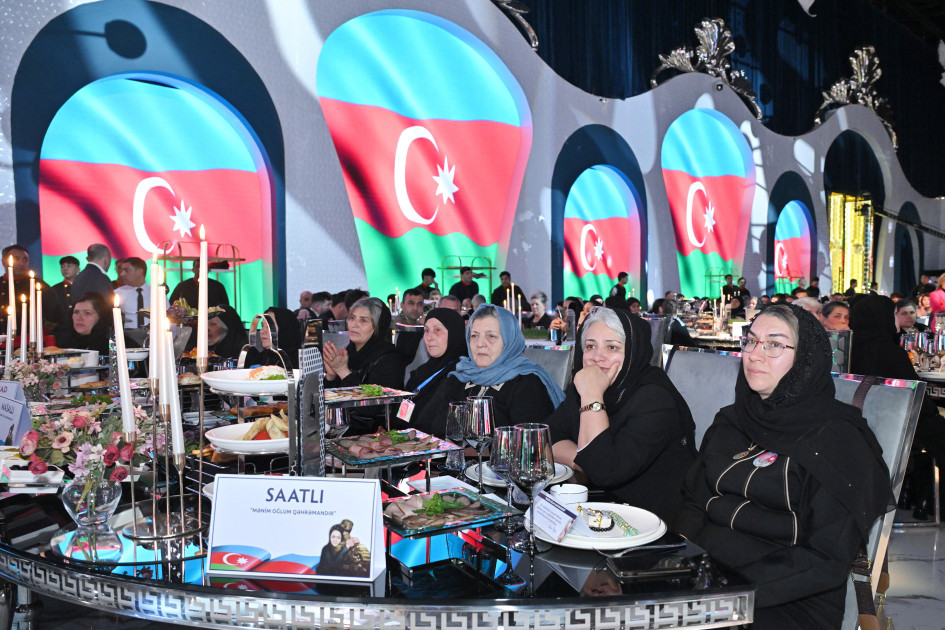 Arzu Əliyeva şəhid anaları ilə birgə iftar məclisində iştirak edib - FOTO 