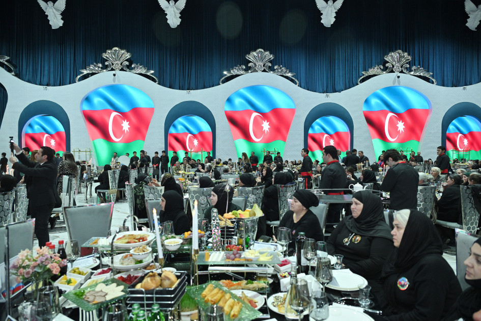 Arzu Əliyeva şəhid anaları ilə birgə iftar məclisində iştirak edib - FOTO 