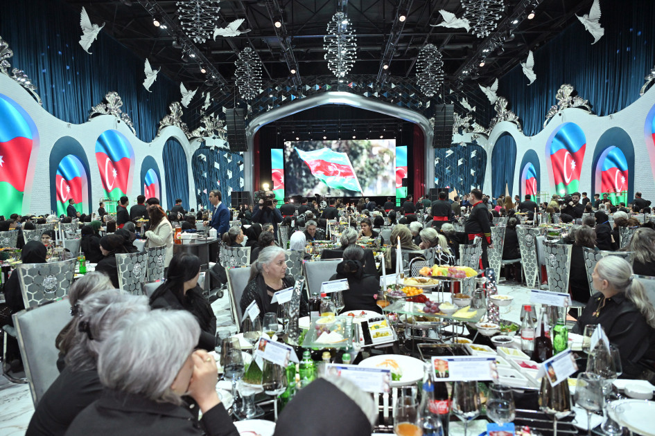 Arzu Əliyeva şəhid anaları ilə birgə iftar məclisində iştirak edib - FOTO 