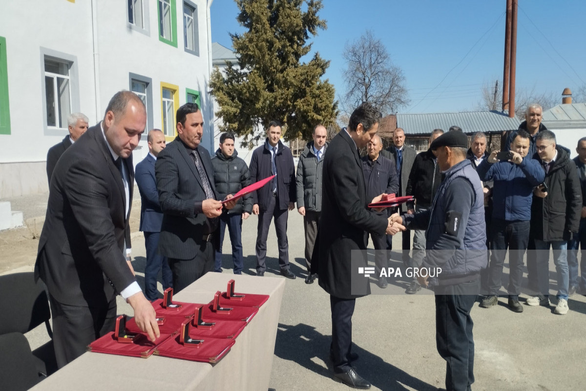 Növbəti köç karvanı Ağdərəyə çatıb, mənzillərin açarları təqdim olunub - FOTO  - YENİLƏNİB-1  - VİDEO 
