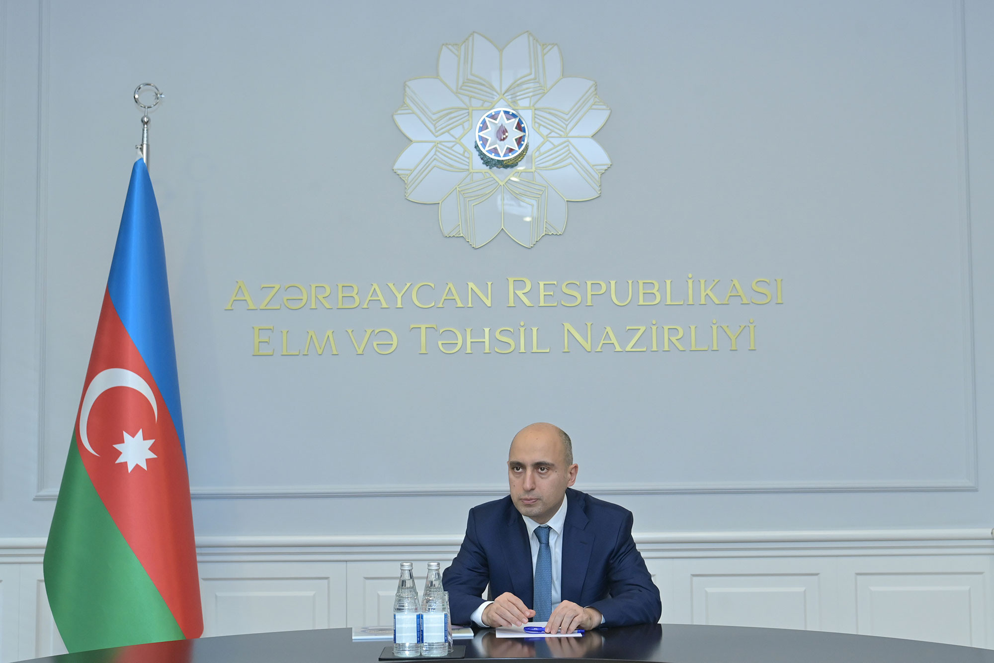 Emin Əmrullayev təhsil kreditinə müraciət edən 50 000-ci tələbə ilə görüşüb