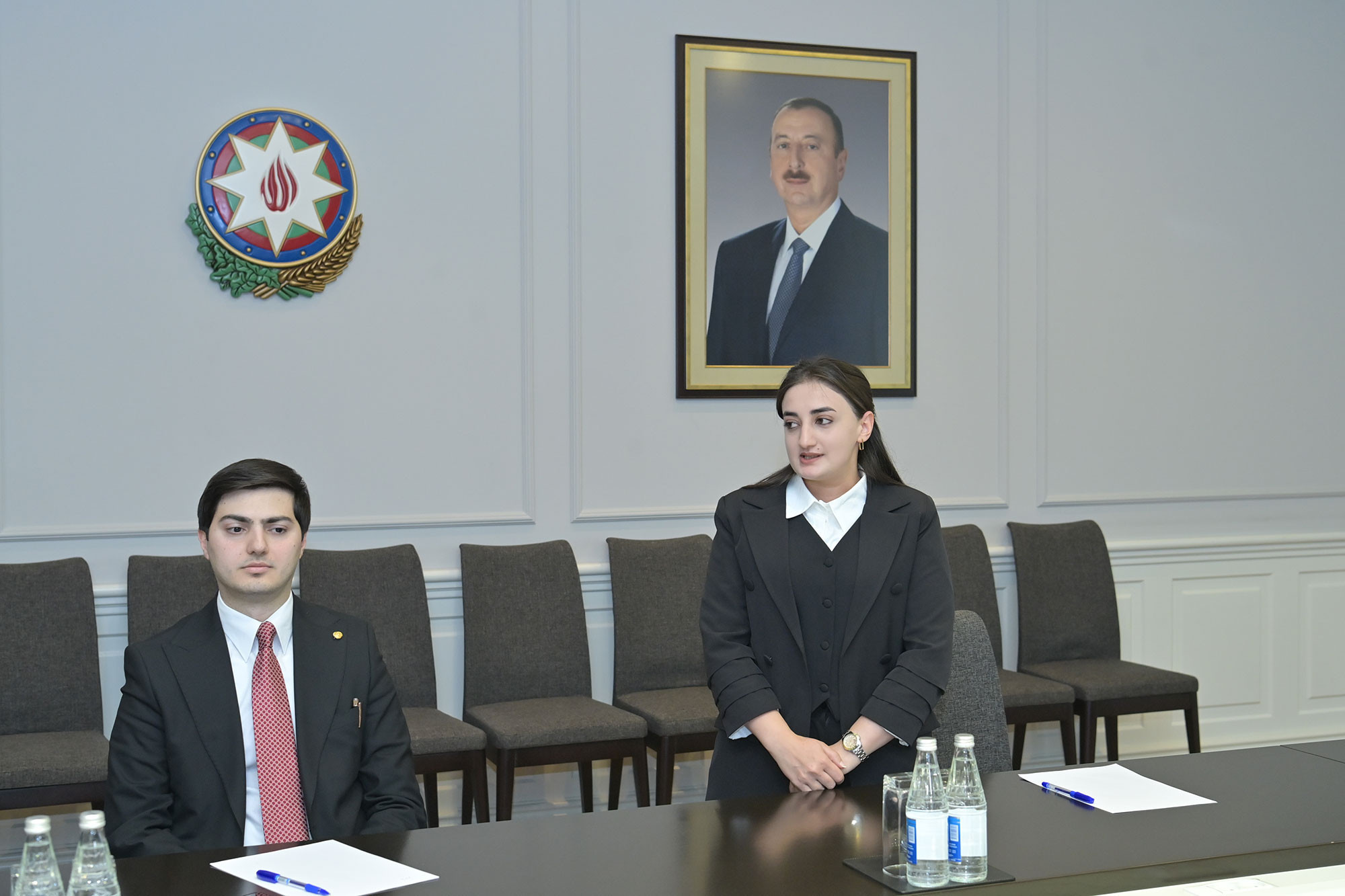 Emin Əmrullayev təhsil kreditinə müraciət edən 50 000-ci tələbə ilə görüşüb