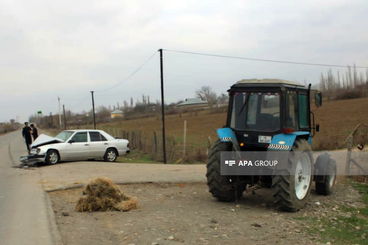 Ucarda avtomobillə traktor toqquşub, xəsarət alan var