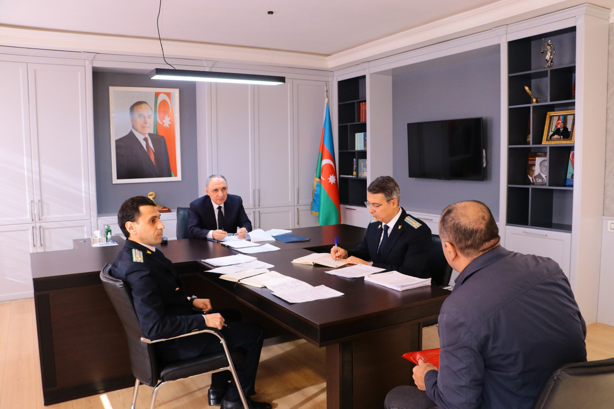Baş prokuror Suraxanıda vətəndaşları qəbul edib