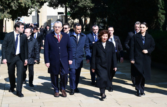Şimali Makedoniya Prezidenti Fəxri xiyabanda Ulu Öndər Heydər Əliyevin xatirəsini anıb