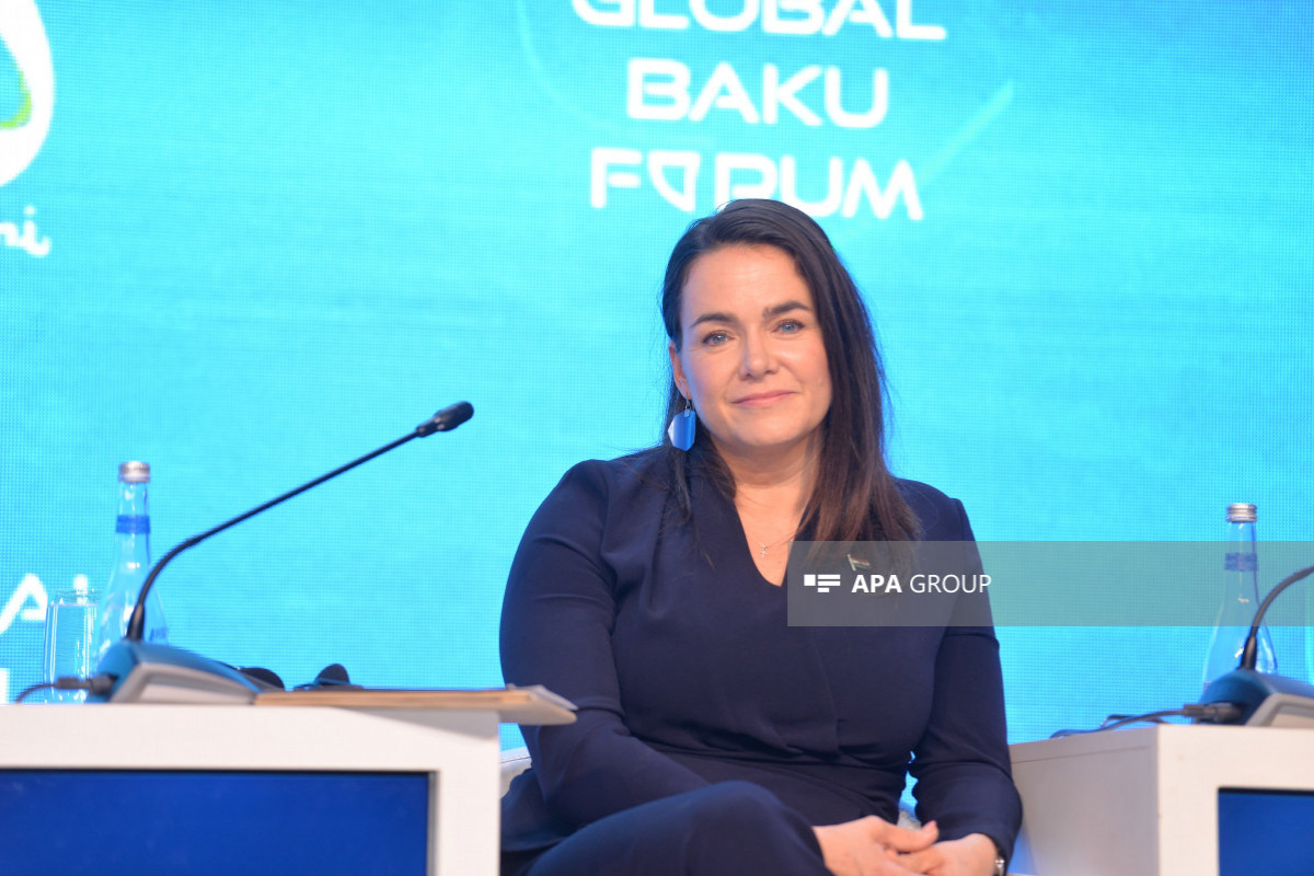 Macarıstanın sabiq Prezidenti: Dünyada qadın liderlərə böyük ehtiyac var