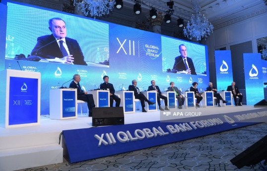 Qlobal Bakı Forumu çərçivəsində çoxqütblülüyə dair müzakirə aparılıb