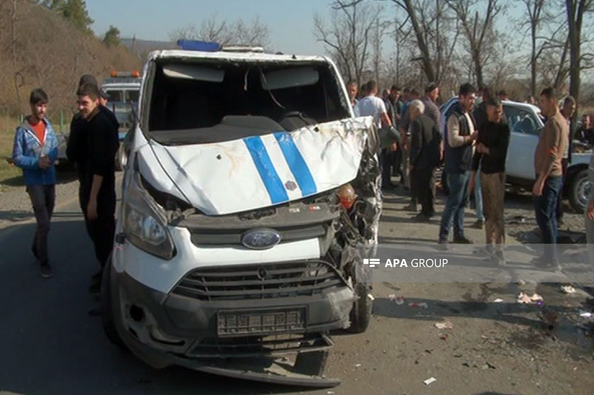 Zaqatalada inkassator maşınının iştirakı ilə qəzada bir nəfər ölüb, 7 nəfər xəsarət alıb - FOTO 
