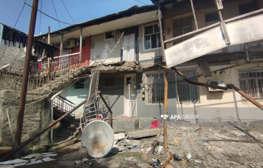 Bərdədə binanın eyvanı uçub, yaralanan var - YENİLƏNİB  - FOTO 
