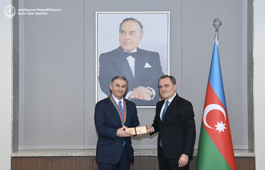 Ceyhun Bayramov diplomatik missiyası başa çatan Fələstin səfirini qəbul edib