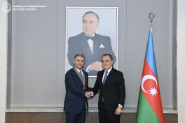 Ceyhun Bayramov diplomatik missiyası başa çatan Fələstin səfirini qəbul edib