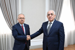 Baş nazir Türkiyə səfiri ilə görüşüb