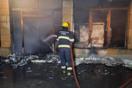 Ucar sakini dayısının mağazasını yandırıb, 17 soyuducu yanıb - FOTO 