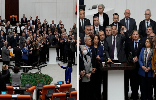 CHP-li deputatlar TBMM-də etiraz aksiyası keçiriblər - VİDEO 