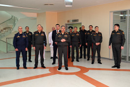 Nazir Zakir Həsənov Baş Klinik Hospitalda müalicə olunan hərbi qulluqçuları ziyarət edib  - FOTOLENT  - VİDEO 