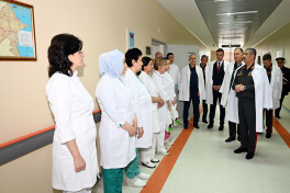 Nazir Zakir Həsənov Baş Klinik Hospitalda müalicə olunan hərbi qulluqçuları ziyarət edib  - FOTOLENT  - VİDEO 