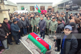 Gədəbəydə qar uçqununda həlak olmuş əsgər Bərdədə dəfn edilib - FOTO  - YENİLƏNİB 