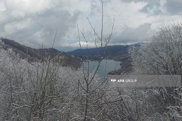 Göygöl və Maral gölə qar yağıb - FOTOLENT 