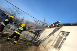Şərurda fermada, Kəngərlidə evdə yanğın olub - FOTO 