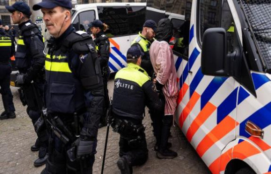 Amsterdamda bıçaqlı hücum, yaralananlar var