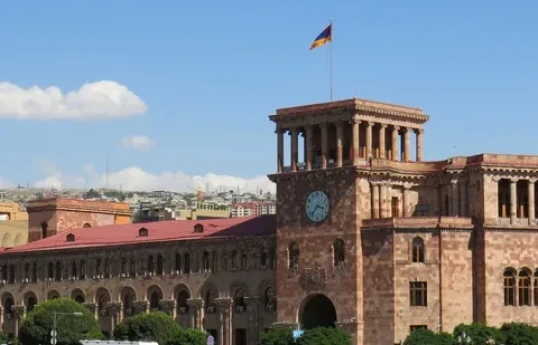 Ermənistanda seçki zamanı rüşvət vermək və almaqda təqsirləndirilən 8 nəfər saxlanılıb