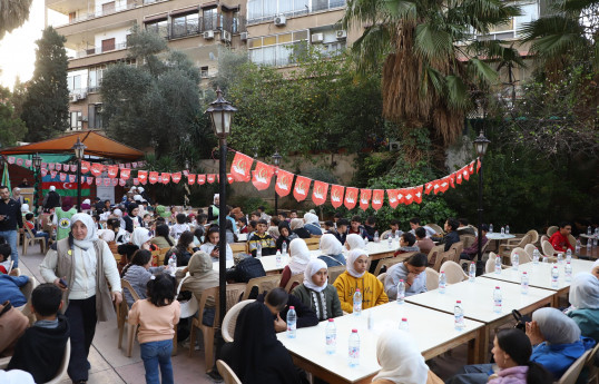 Azərbaycanın Suriyadakı səfirliyi Dəməşqdə 1000 kimsəsiz uşaq üçün iftar süfrəsi təşkil edib - FOTO 