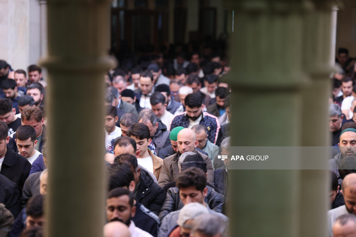 Ramazan ayının başa çatması ilə əlaqədar məscidlərdə bayram namazı qılınıb - YENİLƏNİB-1  - FOTOLENT 