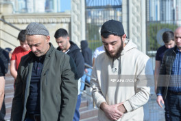 Ramazan ayının başa çatması ilə əlaqədar məscidlərdə bayram namazı qılınıb - YENİLƏNİB-1  - FOTOLENT 