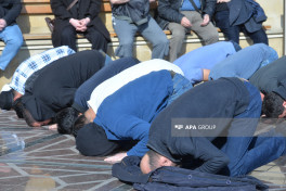 Ramazan ayının başa çatması ilə əlaqədar məscidlərdə bayram namazı qılınıb - YENİLƏNİB-1  - FOTOLENT 
